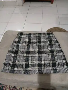 Rok Span Mini GU jepang