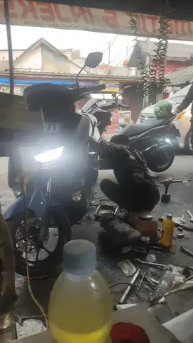 DIBUTUHKAN TEKNISI MOTOR / KARYAWAN BENGKEL