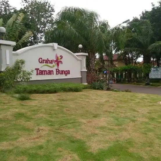 Dijual graha taman bunga, BSB, depan taman, harga 6,5jt/meter, nego