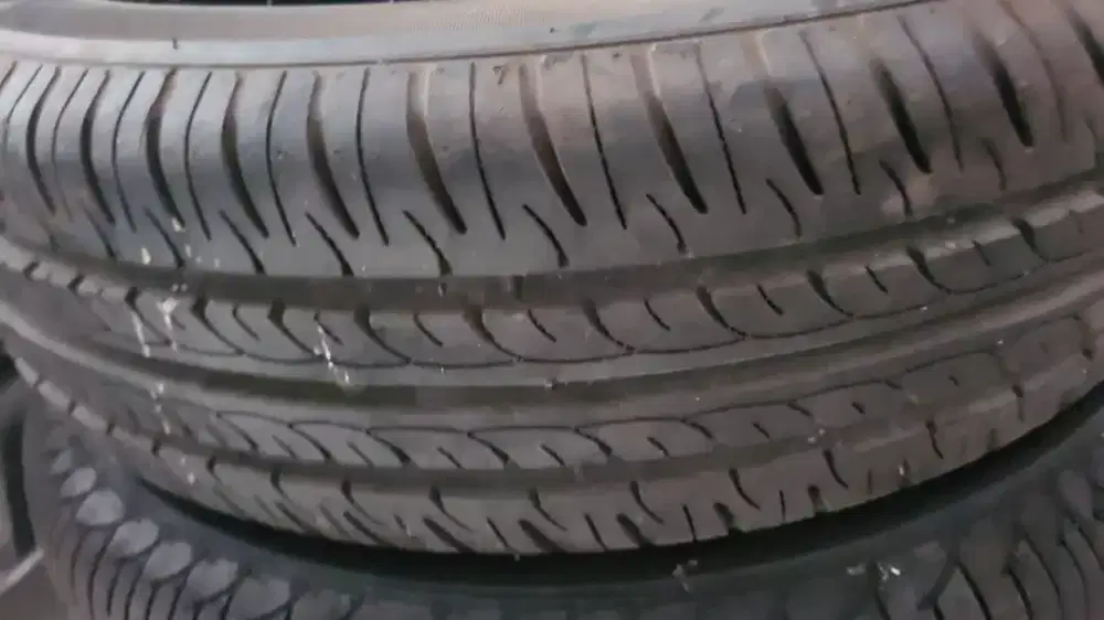 Ban gt radial 175 65 r15 kondisi like new