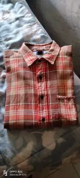 Baju flanel Gap