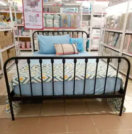 Ranjang Tidur Besi