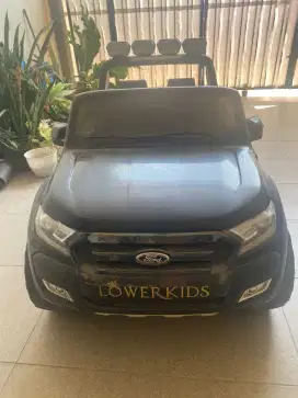 Mobil aki ford 4x4