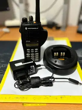 HT Motorola GP338 VHF 136 - 174 Mhz Handy Talkie