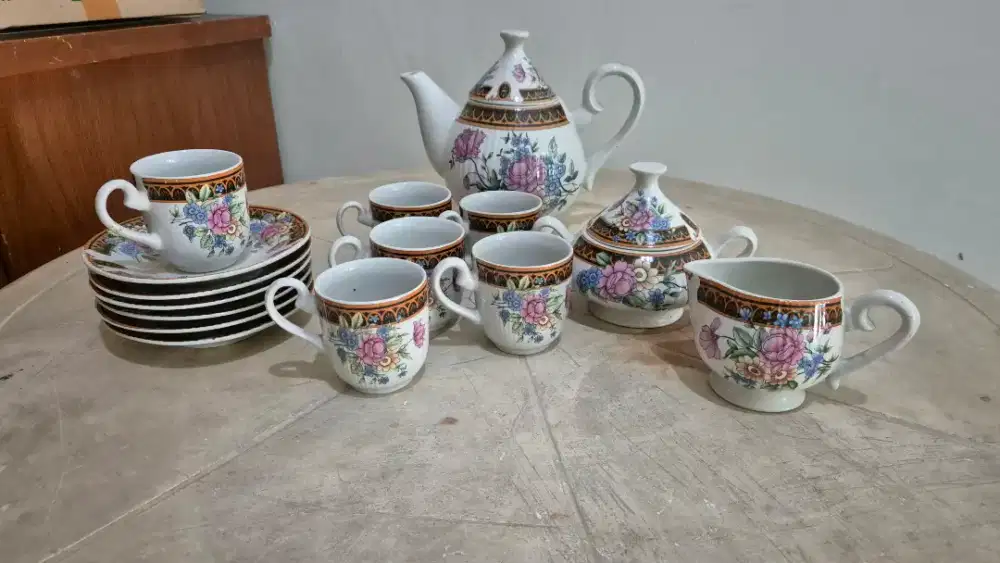 Cangkir Vintage Noritoki