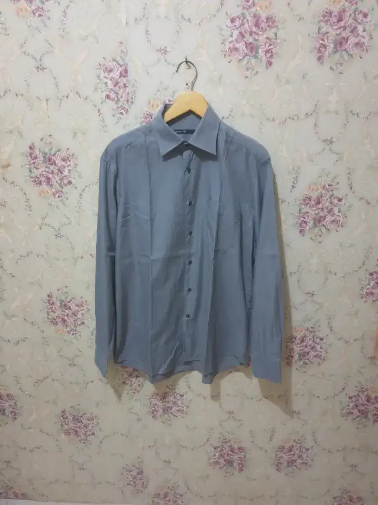 Mulus .authentic baju kemeja .shirt cerruti size L