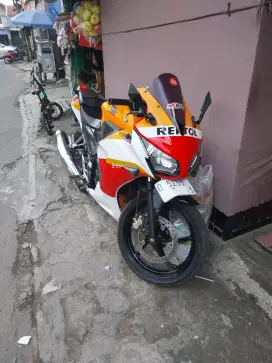 Honda Cbr 150 r Repsol kodya Bandung