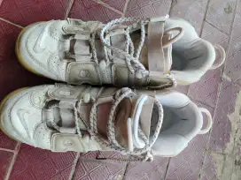 Sepatu basket Nike air uptempo