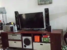 Meja Tv Dan laci rotan