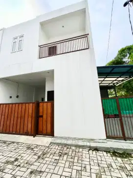 Rumah sewa 2 lantai di komplek joglo tangerang dekat tol dan busway