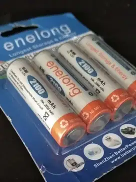 isi 4 Batrai AA merk enelong ukuran jam dinding bisa di cas