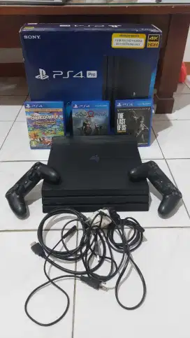 DIJUAL PS4 Pro 1 TB mulus