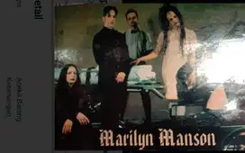 POSTER KAYU BAND MARILYN MANSON