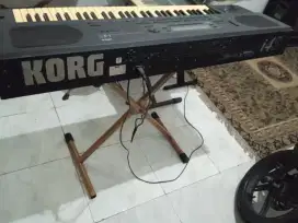 Kybord KORG i4S