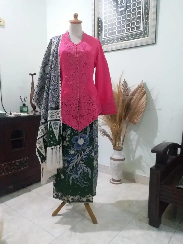 Kebaya Bordir Kerancang