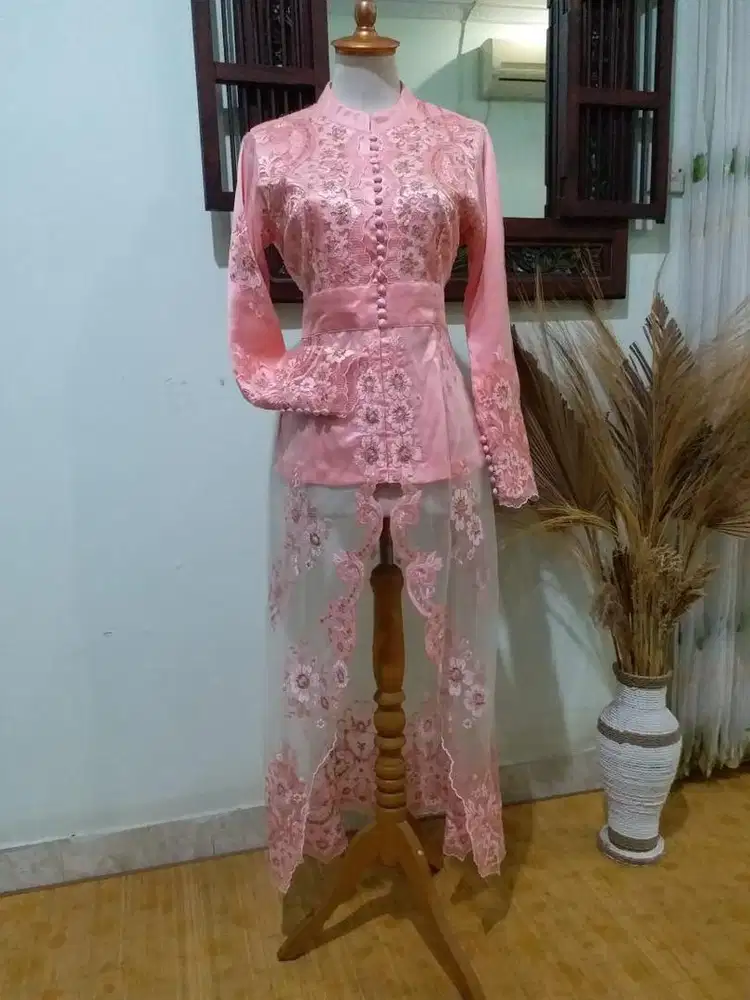 Kebaya brookat panjang