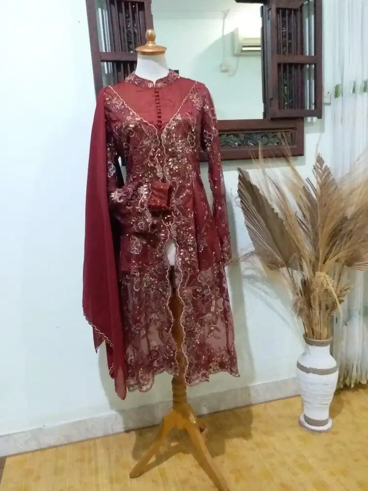 Kebaya brookat payet bordir