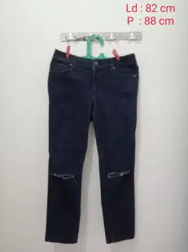 Celana Jeans Robek Dengkul Merk Loft