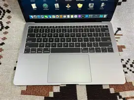 Macbook Air 13 2019 i5 8 128gb