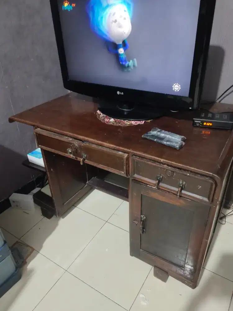 Meja TV kayu jati kuat