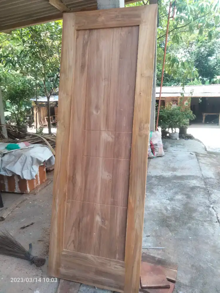 Pintu jati minimalis