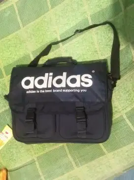 Tas selempang adidas