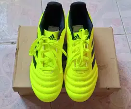 Sepatu bola adidas made in myanmar