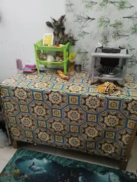 Meja Kayu Serbaguna