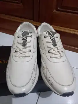 Sepatu pria Buccheri Signature ukuran 43