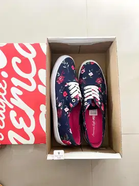 Sepatu Wanita keds