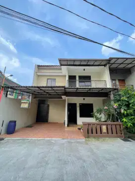 Dijual Rumah Asri 2 lantai di Gedong, Pasar rebo - Jl. TB. Simatupang