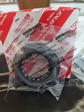 Oil seal roda pinion gardan kanan hilux fortuner original 90311-T0016