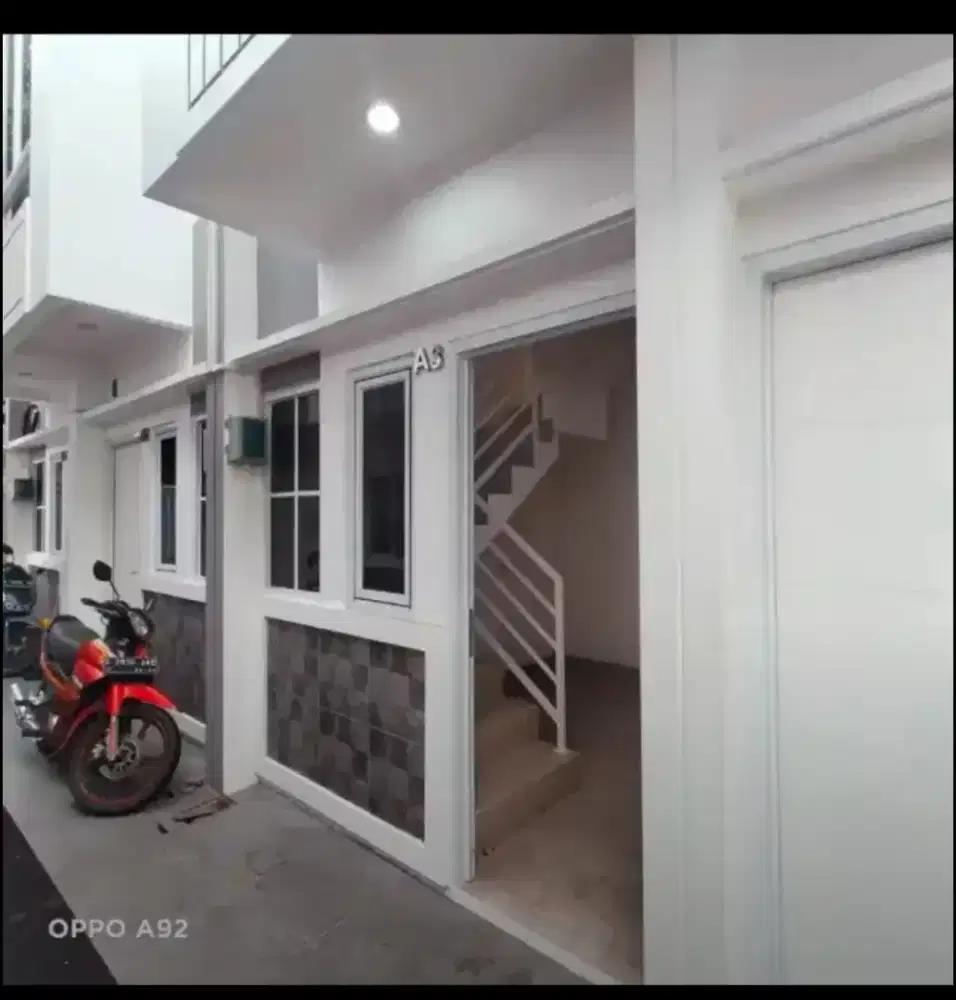Rumah 2 lantai akses motor minimalis 10 menit  ke grand pramuka j