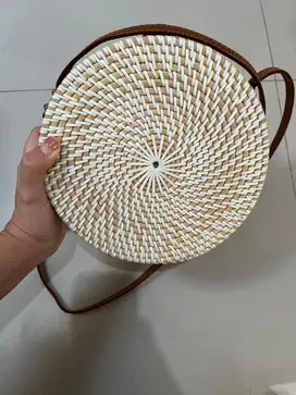 Tas Bulat Rotan Putih Diameter 20 cm