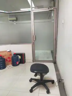 Staff administrasi kantor