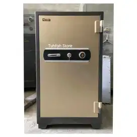 Brankas Merk Lion Kondisi Rekondisi Brangkas Tahan Api Safety Box
