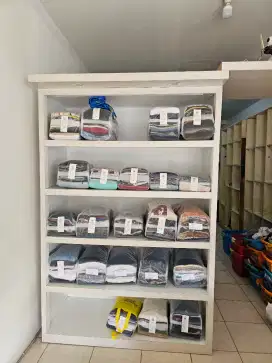 Karyawan Laundry BISA CUCI GOSOK