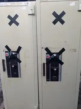 Jasa pindahan brankas atau alat berat