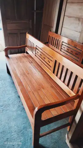 Meja santuy murah