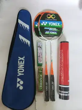 Raket badminton satu set komplit