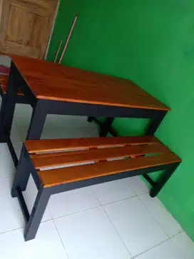 Meja kursi warung