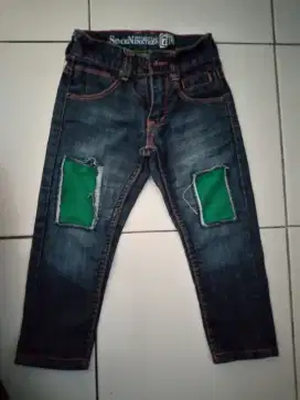 Celana jeans anak laki-laki