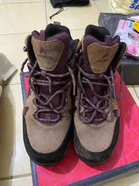 SEPATU GUNUNG EIGER X-TYRANNO WS