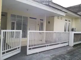 Disewakan Rumah Full Furnished 3 KT 2 KM Lokasi Strategis