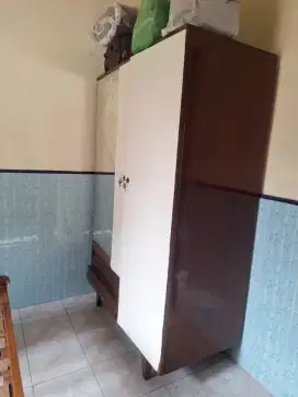 Lemari minimalis tahun 70-an kayu lawas