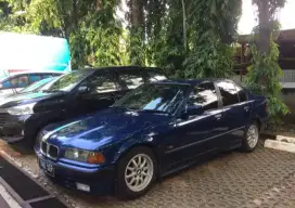 BMW 318i 1996 Bensin