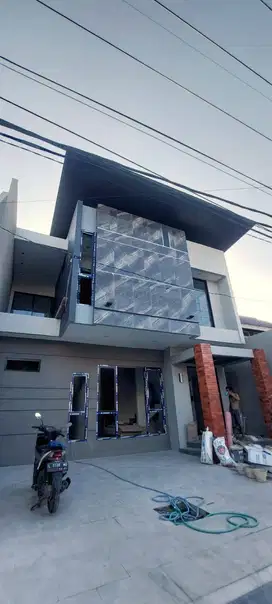 Dijual Rumah Tropical Modern Gayungsari Barat