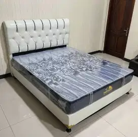 Dipan kayu alas tempat tidur modern