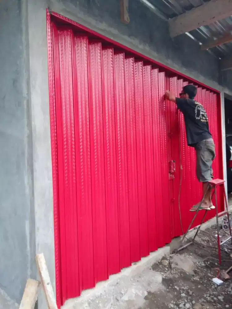 Polding gete .Roling door .