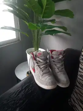 Sepatu anak Nike